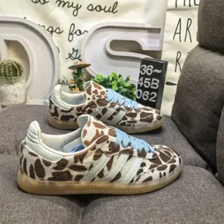 Adidas 棕蓝色动物印花鞋面轻便鞋带生活方式运动鞋