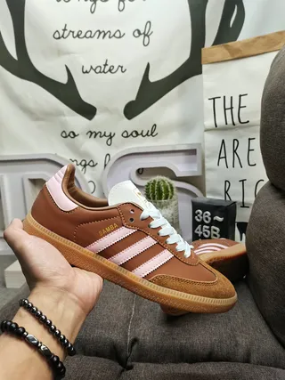 Adidas 棕粉低帮麂皮皮革混合生活方式运动鞋 5