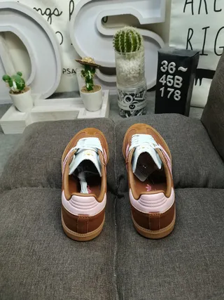 Adidas 棕粉低帮麂皮皮革混合生活方式运动鞋 8