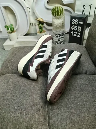 Adidas Forum Blanc Bourguignon Chaussures Lifestyle Silhouette Court à Lacets Bas avec Panel Latéral à Trois Rayures 6