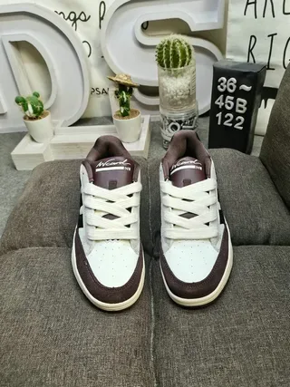Adidas Forum Blanc Bourguignon Chaussures Lifestyle Silhouette Court à Lacets Bas avec Panel Latéral à Trois Rayures 10