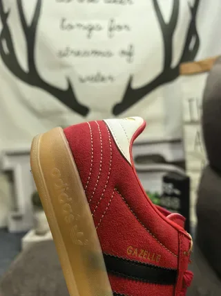 Adidas Gazelle Tênis Lifestyle de Camurça Vermelha 3