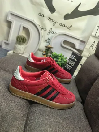 Adidas Gazelle Tênis Lifestyle de Camurça Vermelha 9