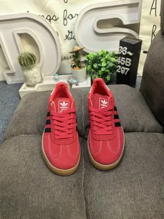 Adidas Gazelle Tênis Lifestyle de Camurça Vermelha 10