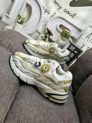 Adidas Gris Blanc Couches de Maille Et Recouvrements Synthétiques Logo Circular Du Talon Chaussures Chunky 17