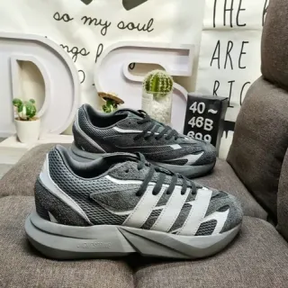 Adidas Gris Blanco Malla y Sintético Superior Panel Lateral de Tres Rayas Zapatillas Lifestyle