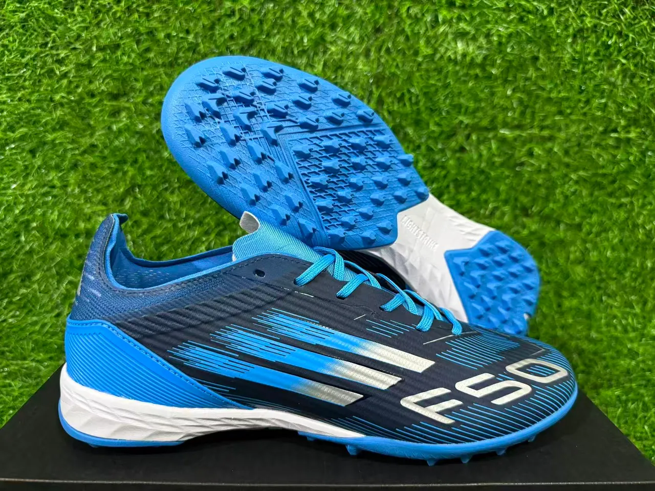 Adidas Azul Marino Bajo Superior Sintético Gráficos Dinámicos Línea de Velocidad Césped Artificial Zapatos de Fútbol 17