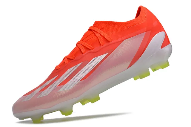 Adidas Chaussures de football pour terrain ferme de couleur orange et blanc, upper en maille, coupe basse, lacets asymétriques de couverture 3