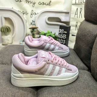 Adidas حذاء رياضي وردي أبيض منخفض كولار مبطن أسلوب حياة