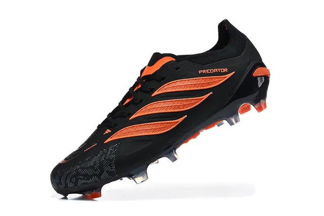 Adidas Predator Chaussures de football noires oranges de coupe basse botte supérieure avec overlay de cage TPU sol ferme 4