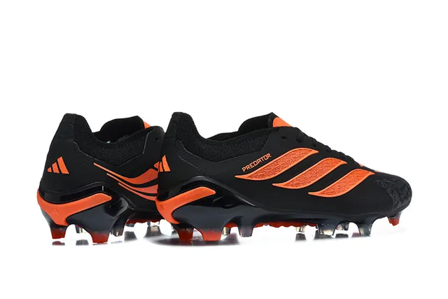 Adidas Predator Chaussures de football noires oranges de coupe basse botte supérieure avec overlay de cage TPU sol ferme 5