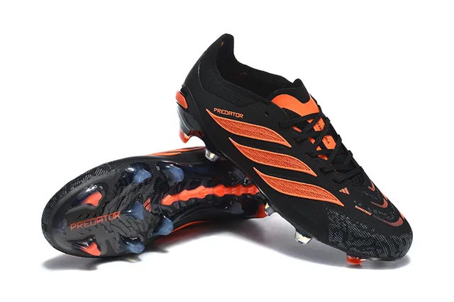 Adidas Predator Chaussures de football noires oranges de coupe basse botte supérieure avec overlay de cage TPU sol ferme 7