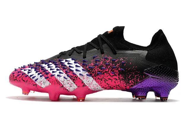 Adidas Predator Zapatillas de fútbol con upper de calcetín de punto rosa púrpura, forro superior agresivo, cage en antepié y superficie firme. 8