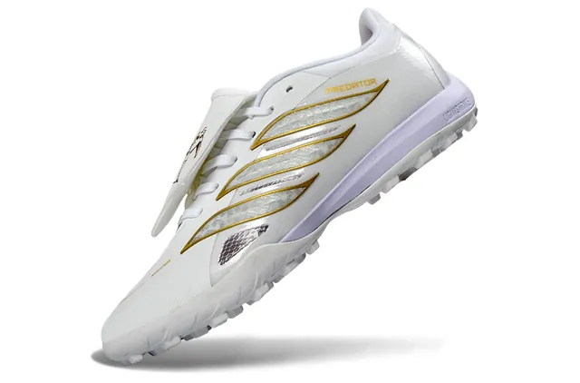 Adidas Predator श्वेत स्वर्ण लाल टर्फ फुटबॉल जूते 3