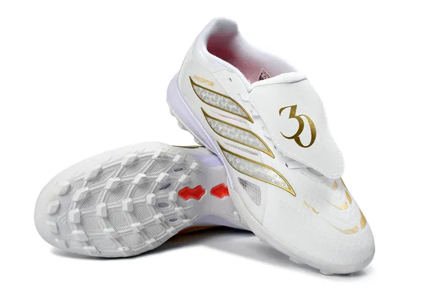 Adidas Predator श्वेत स्वर्ण लाल टर्फ फुटबॉल जूते 4