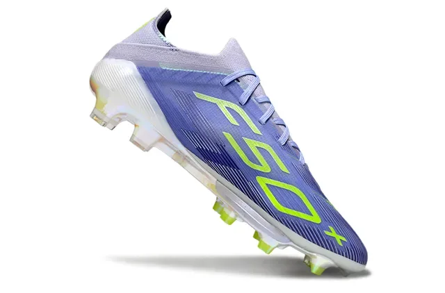 Adidas Chaussures de football violet et jaune à coupe basse avec empeigne synthétique semelle translucide irisée pour terrain ferme 2