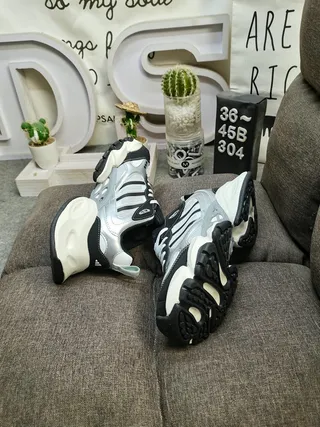 Adidas Silver Black Sculpted Sole Metallic Upper Chunky Sneakers 6