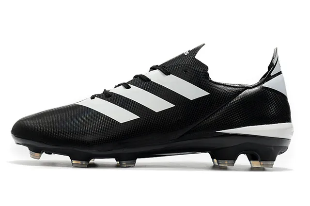 Adidas রূপালী বহুরঙা ধাতব কৃত্রিম উপরের উজ্জ্বল ব্রাশস্ট্রোক গ্রাফিক্স ফার্ম-গ্রাউন্ড ফুটবল জুতো 15