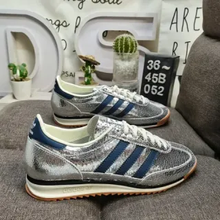 Adidas فضي بحري معدني جلد متشقق علوي ثلاث خطوط حذاء رياضي أسلوب حياة