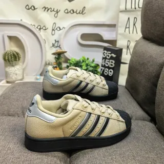 Adidas Superstar بيج أسود شيل تو ثلاث شرائط أحذية أسلوب حياة