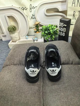 Adidas Superstar Noir et Blanc Chaussures de Style de Vie 8