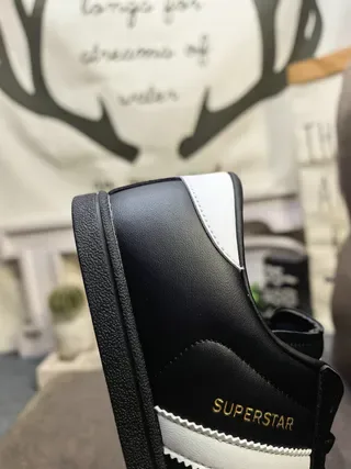 Adidas Superstar 黑白生活方式休闲鞋 3