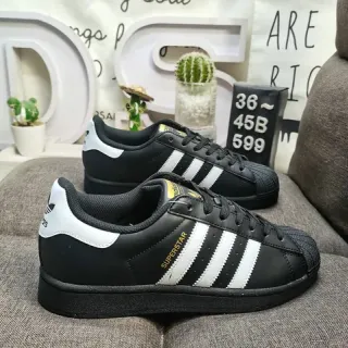 Adidas Superstar Chaussures Lifestyle Noir et Blanc