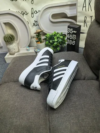 Adidas Superstar أحذية رياضية أسود وبيضاء للستايل الحياتي 6