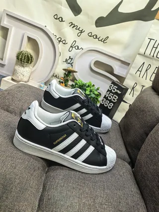 Adidas Superstar أحذية رياضية أسود وبيضاء للستايل الحياتي 9