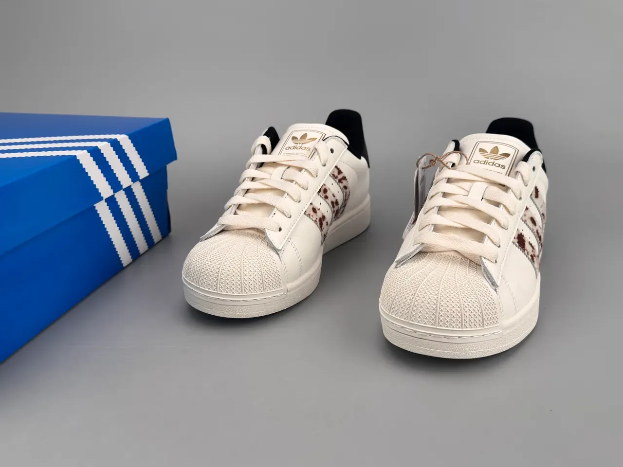 Adidas Superstar Sneakers Lifestyle Blancs Rayures de Vache 3