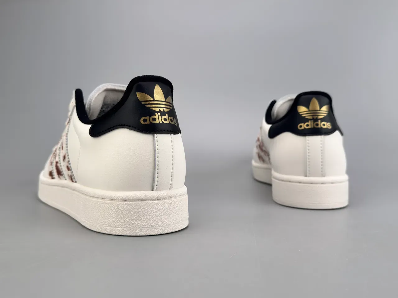 Adidas Superstar Sneakers Lifestyle Blancs Rayures de Vache 4