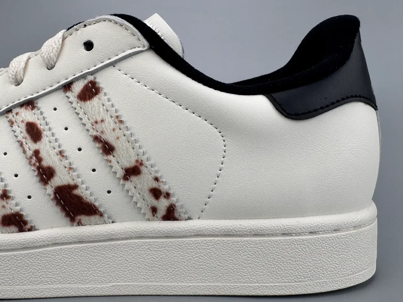Adidas Superstar Sneakers Lifestyle Blancs Rayures de Vache 5