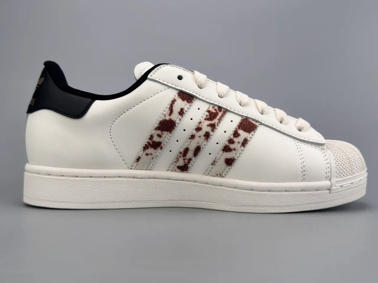 Adidas Superstar Sneakers Lifestyle Blancs Rayures de Vache 10