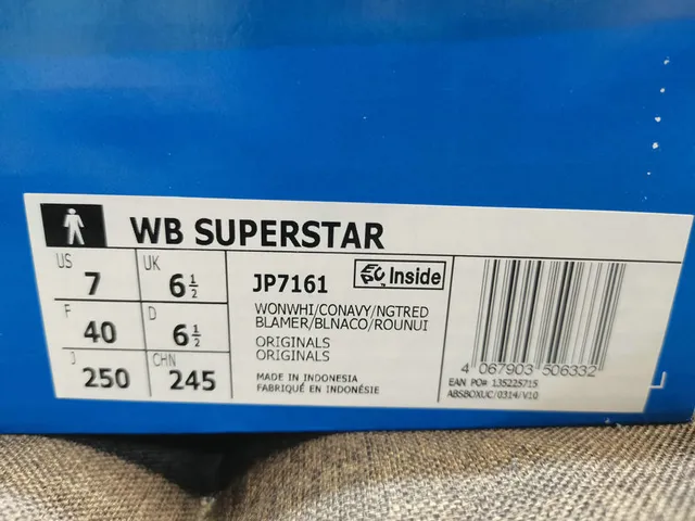 Adidas Superstar 鳄鱼压纹皮革海军条纹生活方式运动鞋 2