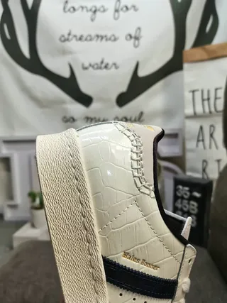 Adidas Superstar 鳄鱼压纹皮革海军条纹生活方式运动鞋 3