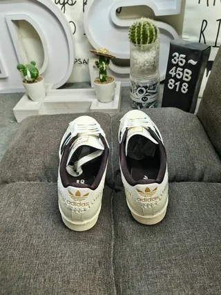 Adidas Superstar 鳄鱼压纹皮革海军条纹生活方式运动鞋 8