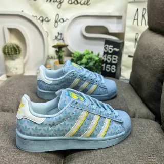 Adidas Superstar أحذية رياضية لأسلوب الحياة أزرق فاتح مطبوع بتريفول