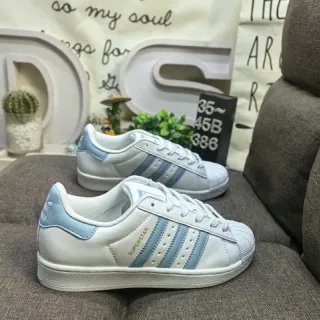 Adidas Superstar أبيض وأزرق فاتح حذاء رياضي ستايل حياة