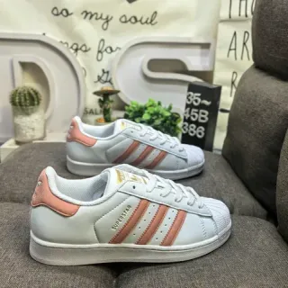 Adidas Superstar حذاء رياضي أسلوب الحياة أبيض وخوخي