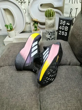 Tênis de corrida Adidas Ultraboost cinza claro e azul 6