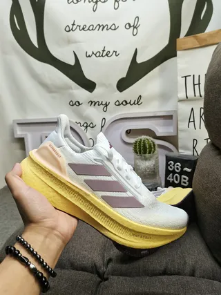 Tênis de corrida Adidas Ultraboost cinza claro e azul 15