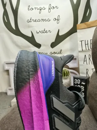 Tênis de corrida Adidas Ultraboost cinza claro e azul 23
