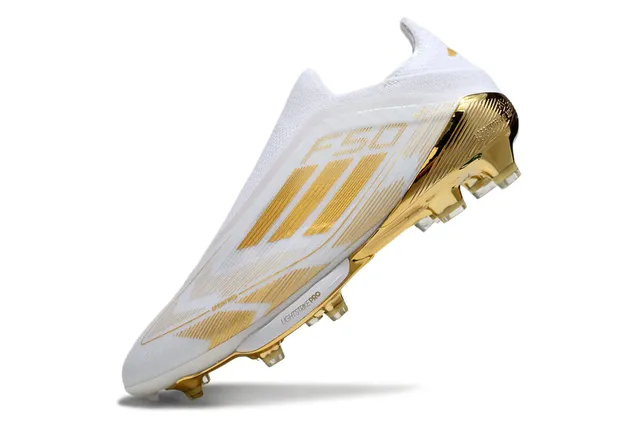 Adidas White Gold Tênis de futebol de corte baixo com upper sock-fit, detalhes de listras metálicas, superfície firme 3
