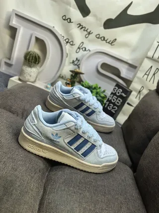 Adidas Chaussures Lifestyle Blanc Navy Basses Texturées Embossées Quart 19
