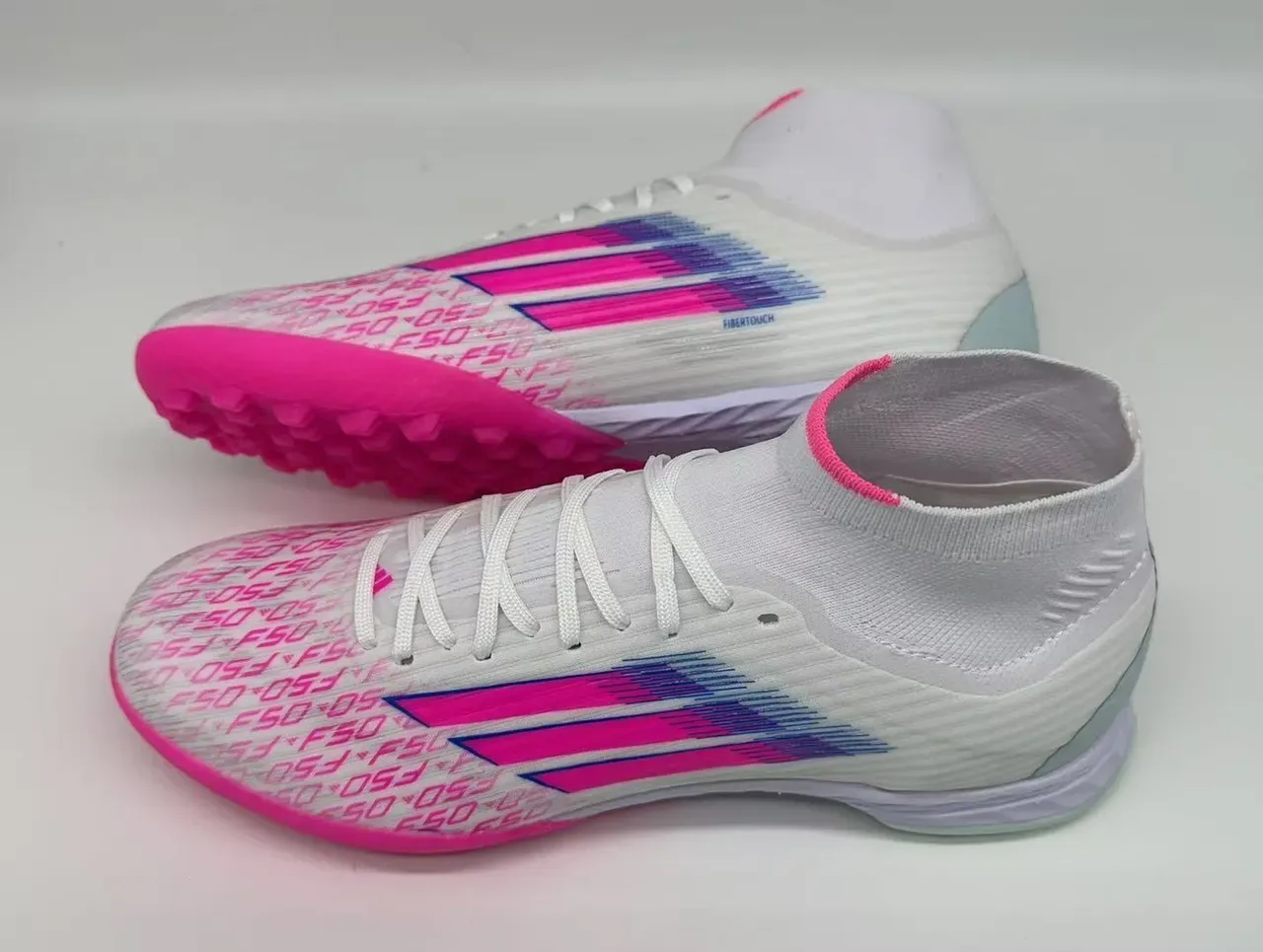 Adidas Chuteiras de futebol para gramado branco e rosa alto com colarinho de meia ajustável e gráficos de listras degradadas 8