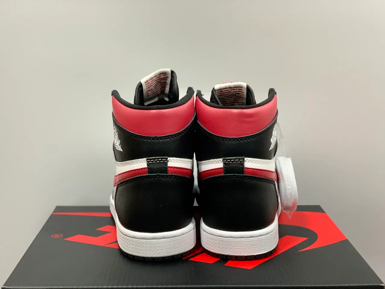 Zapatillas de baloncesto Air Jordan 1 negro blanco rojo 3