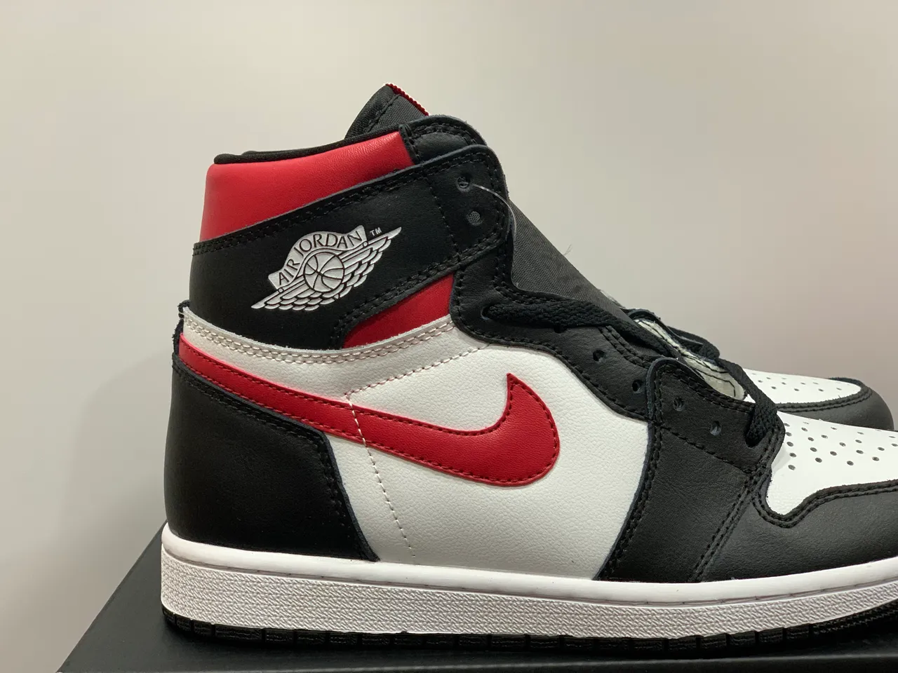 Zapatillas de baloncesto Air Jordan 1 negro blanco rojo 4