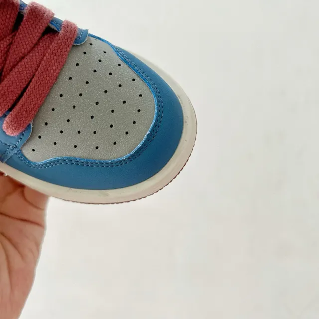 حذاء كرة السلة للأطفال Air Jordan 1 أزرق رمادي عنابي 14
