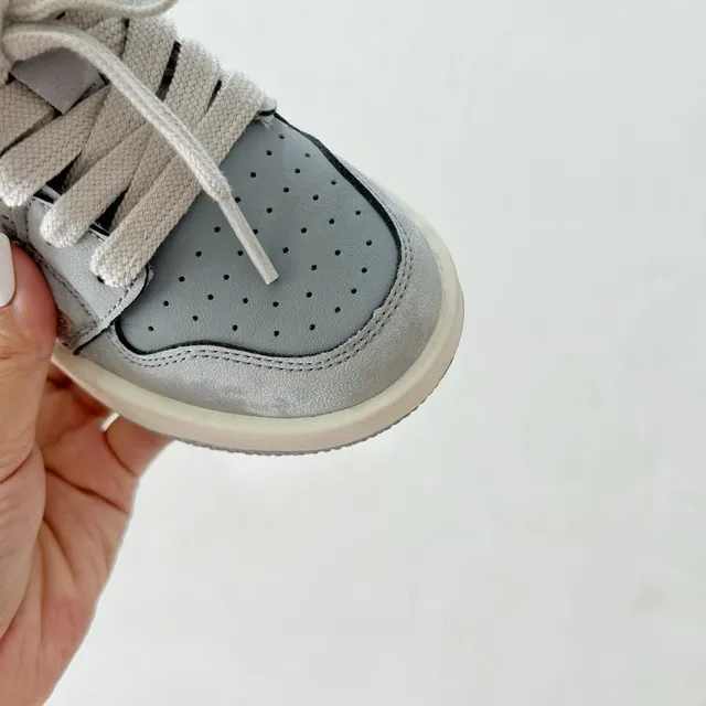 حذاء كرة السلة للأطفال Air Jordan 1 أزرق رمادي عنابي 23