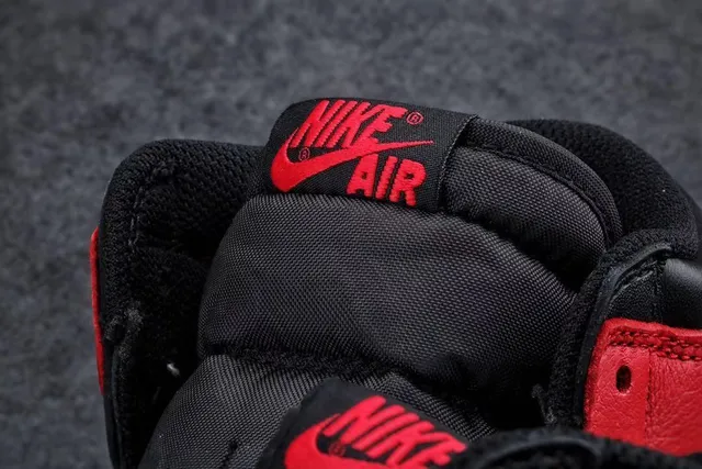 Chaussures de basketball Air Jordan 1 High noir rouge blanc 3